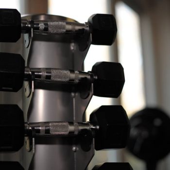 Dumbbells in trainingsruimte Fysio 4 Groningen